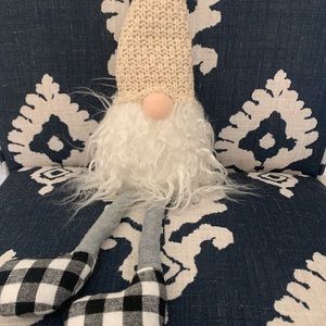 New Gnome Display Farmhouse Check